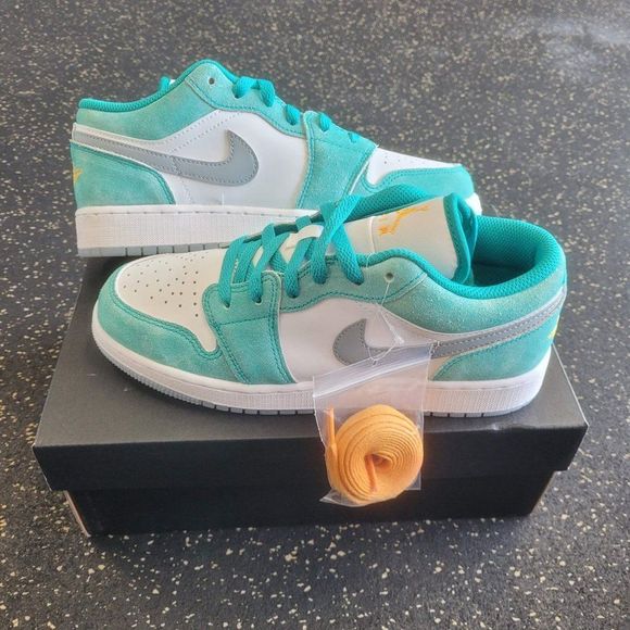 Jordan Other - Nike Air Jordan 1 Low GS New Emerald Size 6.5Y/8W DO8244-301